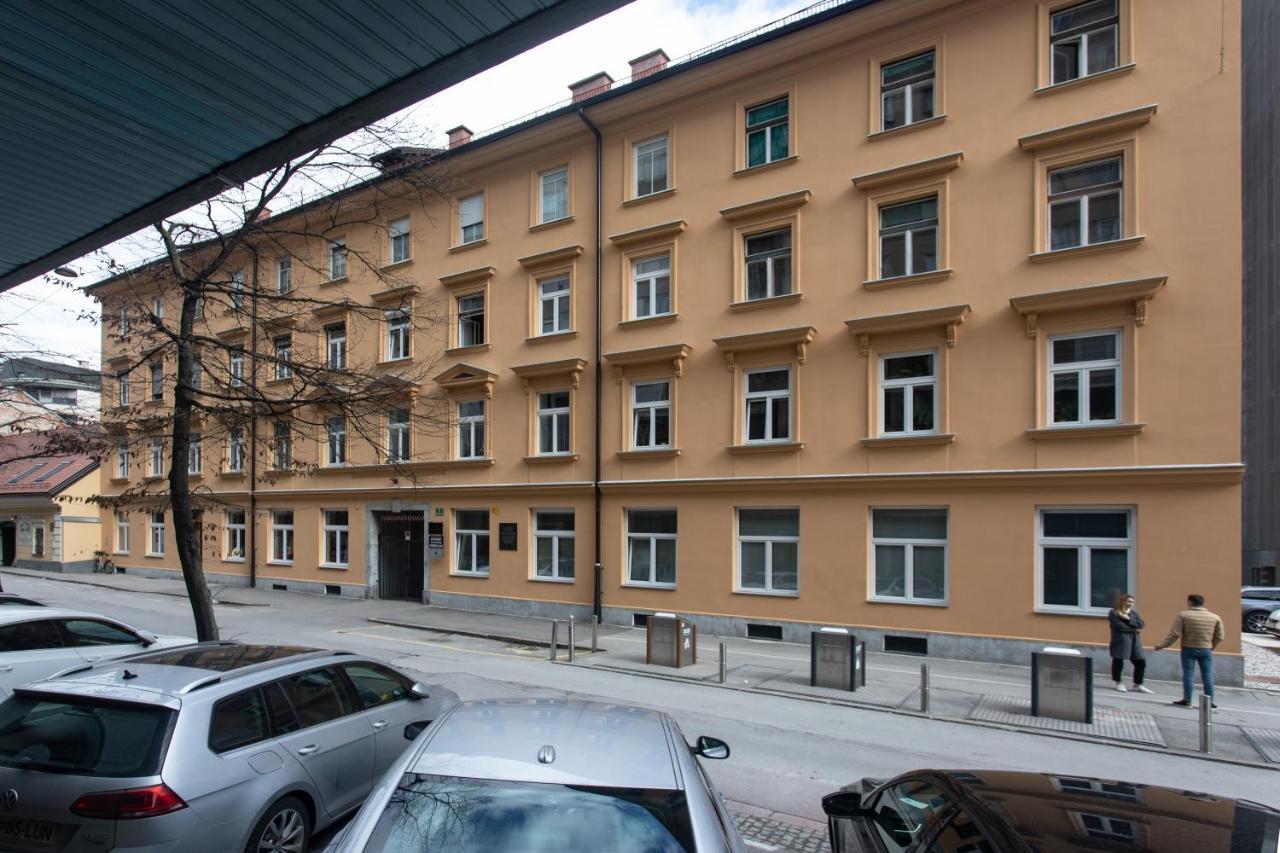 Stay In Pub Kamera Klub Apatment-City Center Λιουμπλιάνα Εξωτερικό φωτογραφία