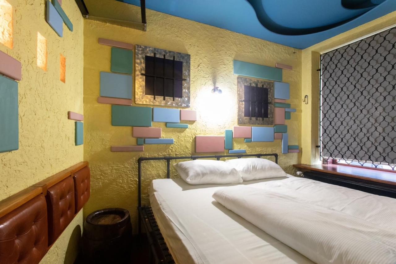 Stay In Pub Kamera Klub Apatment-City Center Λιουμπλιάνα Εξωτερικό φωτογραφία