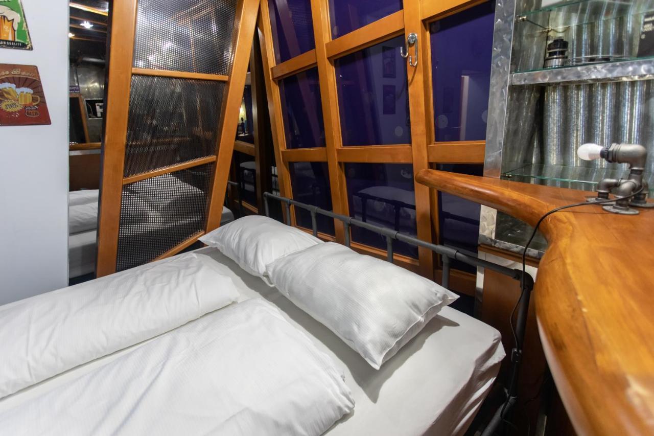 Stay In Pub Kamera Klub Apatment-City Center Λιουμπλιάνα Εξωτερικό φωτογραφία